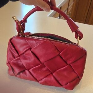 Elegant Red Woven Shoulder Bag